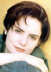 Jennifer Jason Leigh