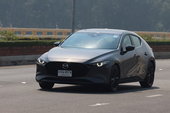 ทดลองขับ Mazda  3 Carbon Edition Sports ฟาสต์แบค 5 ประตู สไตล์คาร์บอน